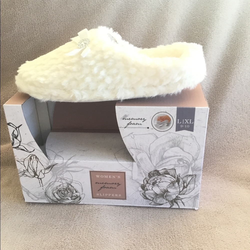 Blue Star Clothing Company Women’s Memory Foam Slippers NWT